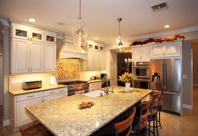 kitchen_remodels_in_holbrook_ny_quartz_top